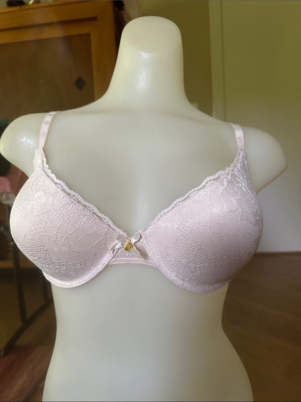 Women's Light Pink Lace Underwire Bra - Adrienne Vittadini 36C